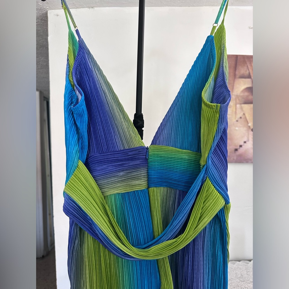 Fashion Nova Plisse Blue Green Maxi Dress Size L NWT - Picture 9 of 12